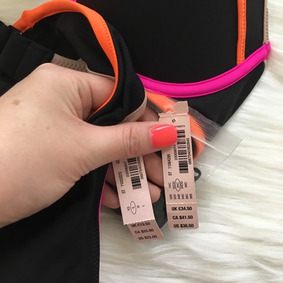 VS 32B/XS, 34C/S Swimsuit Set - Picture 4 of 4